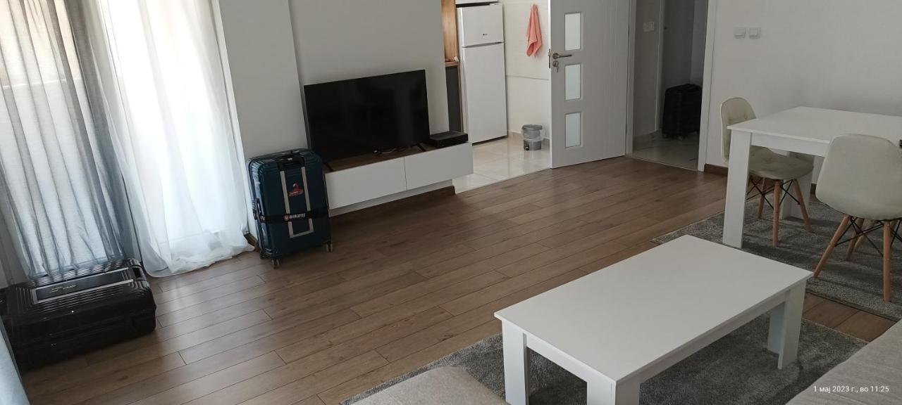 Grand Apartments 斯特鲁米察 外观 照片