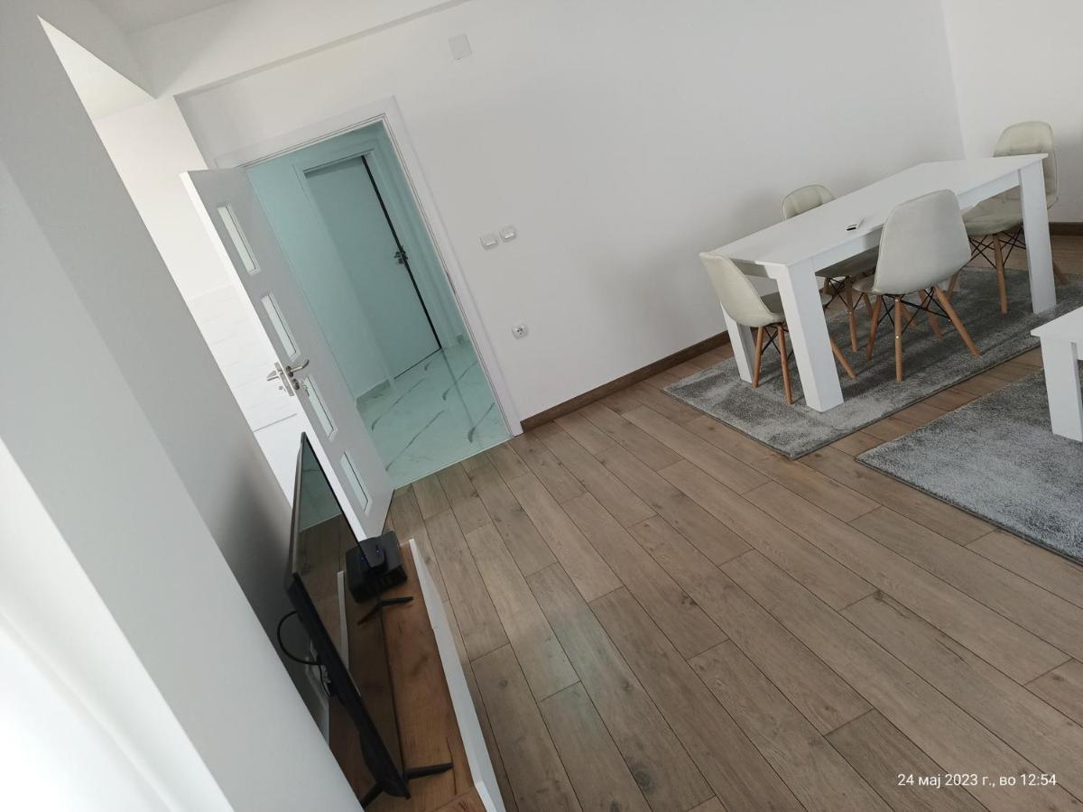 Grand Apartments 斯特鲁米察 外观 照片