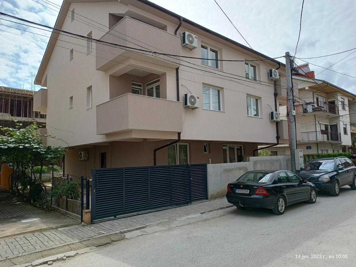 Grand Apartments 斯特鲁米察 外观 照片